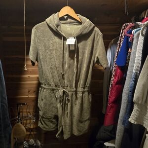 American Eagle Khaki Hooded Sweatshirt